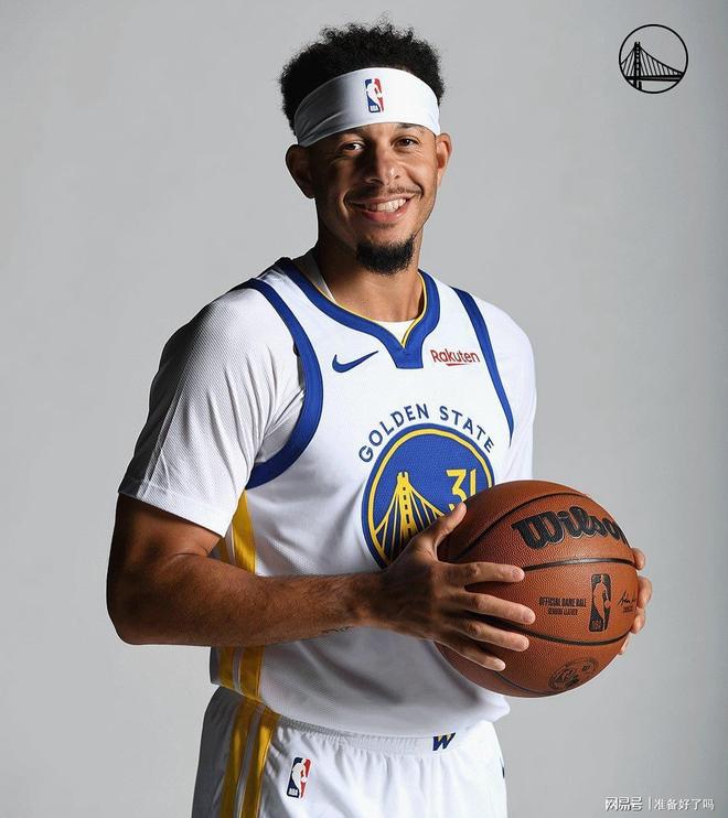 雷竞技平台 -风云突变阿贾克斯赛前更衣室发声，欧冠版图或变，更衣室稳定，赛季目标并未改变(阿贾克斯2425赛季客场球衣谍照)