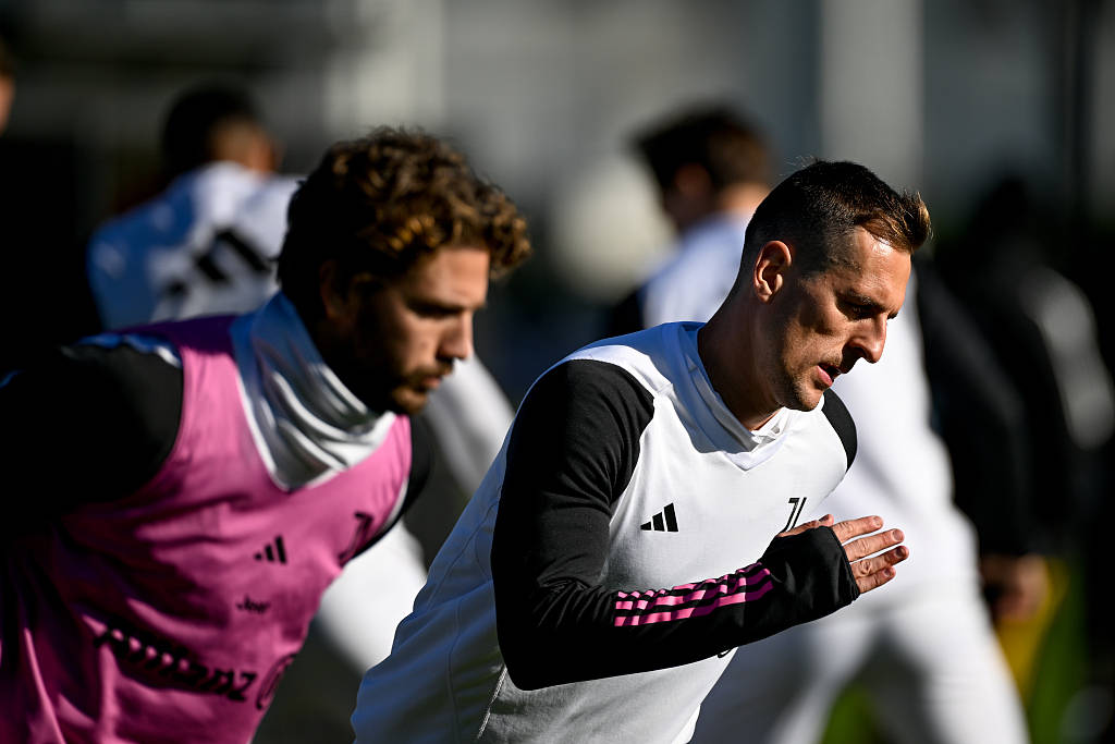 雷竞技在线 -亚特兰大训练开放日，冲刺阶段止住颓势引欢呼，西甲在即，医务组通报恢复 