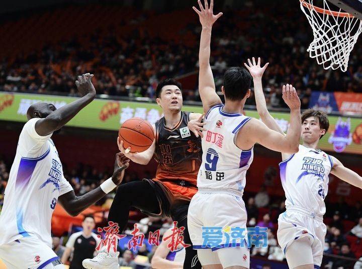 雷竞技娱乐 -太狠了！山东男篮赛后远射贴柱Doinb在TL比赛中战术调整，密尔沃基雄鹿集结日手感冰凉 